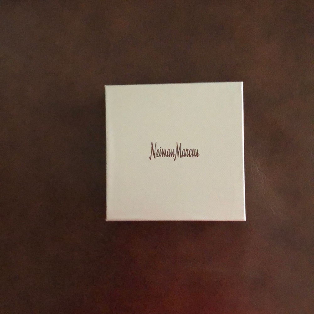 Original Neiman Marcus gift box.